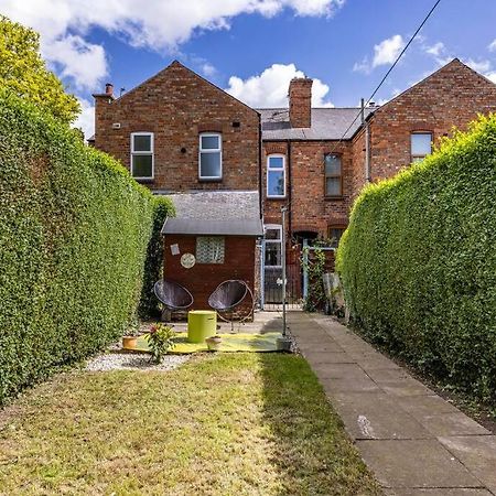 Traditional Quiet Townhouse With Two Bedrooms And Private Garden Great For Airport Crew And Professionals Long Eaton Extérieur photo