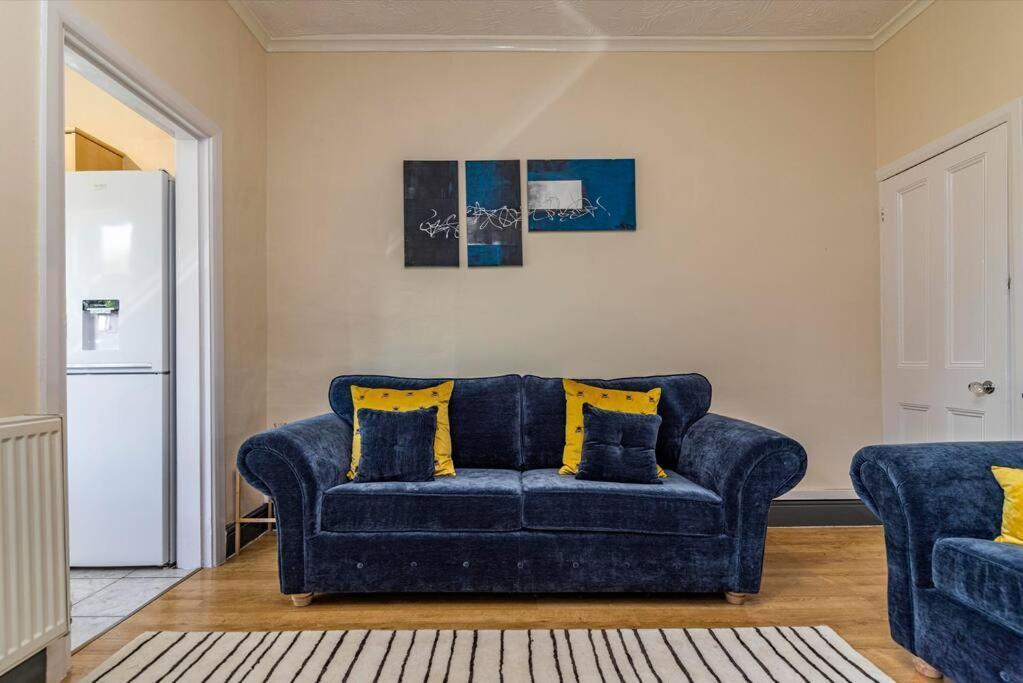 Traditional Quiet Townhouse With Two Bedrooms And Private Garden Great For Airport Crew And Professionals Long Eaton Extérieur photo