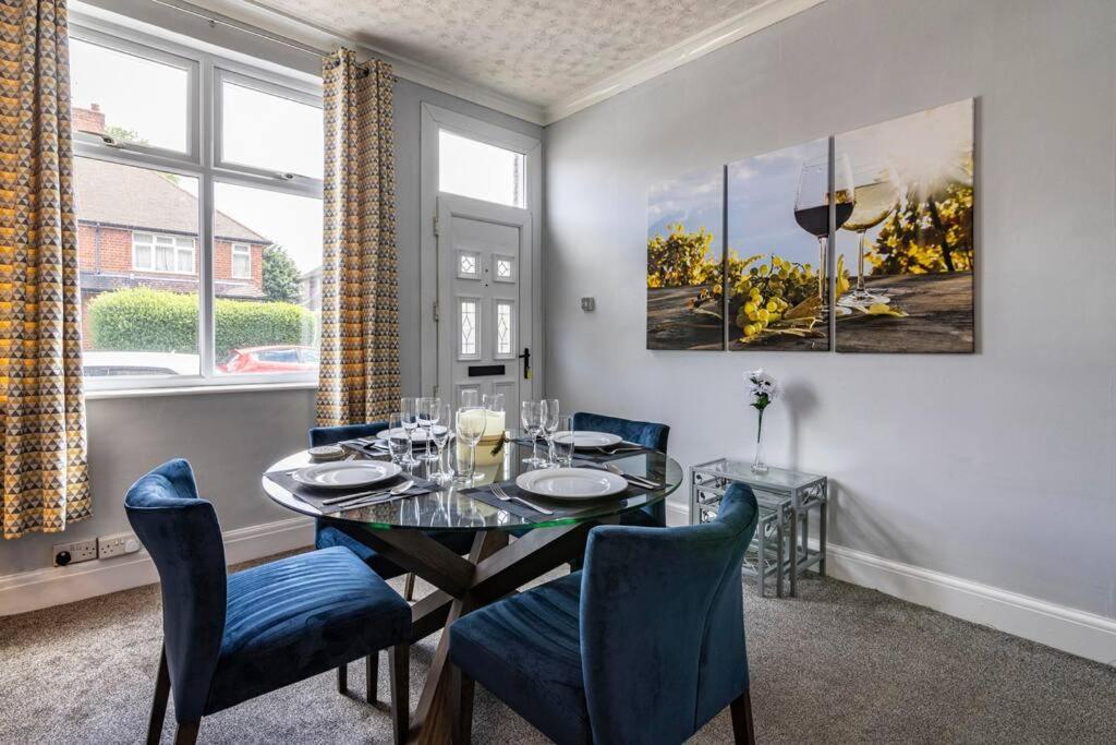 Traditional Quiet Townhouse With Two Bedrooms And Private Garden Great For Airport Crew And Professionals Long Eaton Extérieur photo